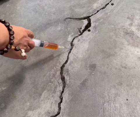 郊区混凝土裂缝修补技术详解​